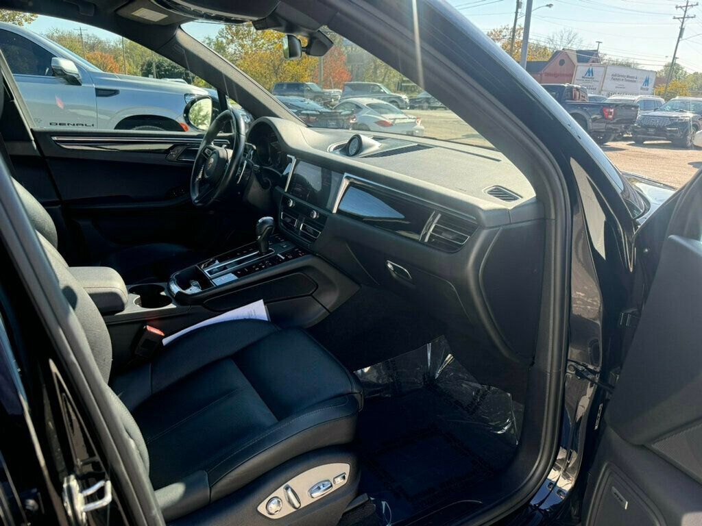 2022 Porsche Macan MSRP$65200/PremiumPkgPlus/Heated&CooledSeats/PanoRoof - 22641162 - 18