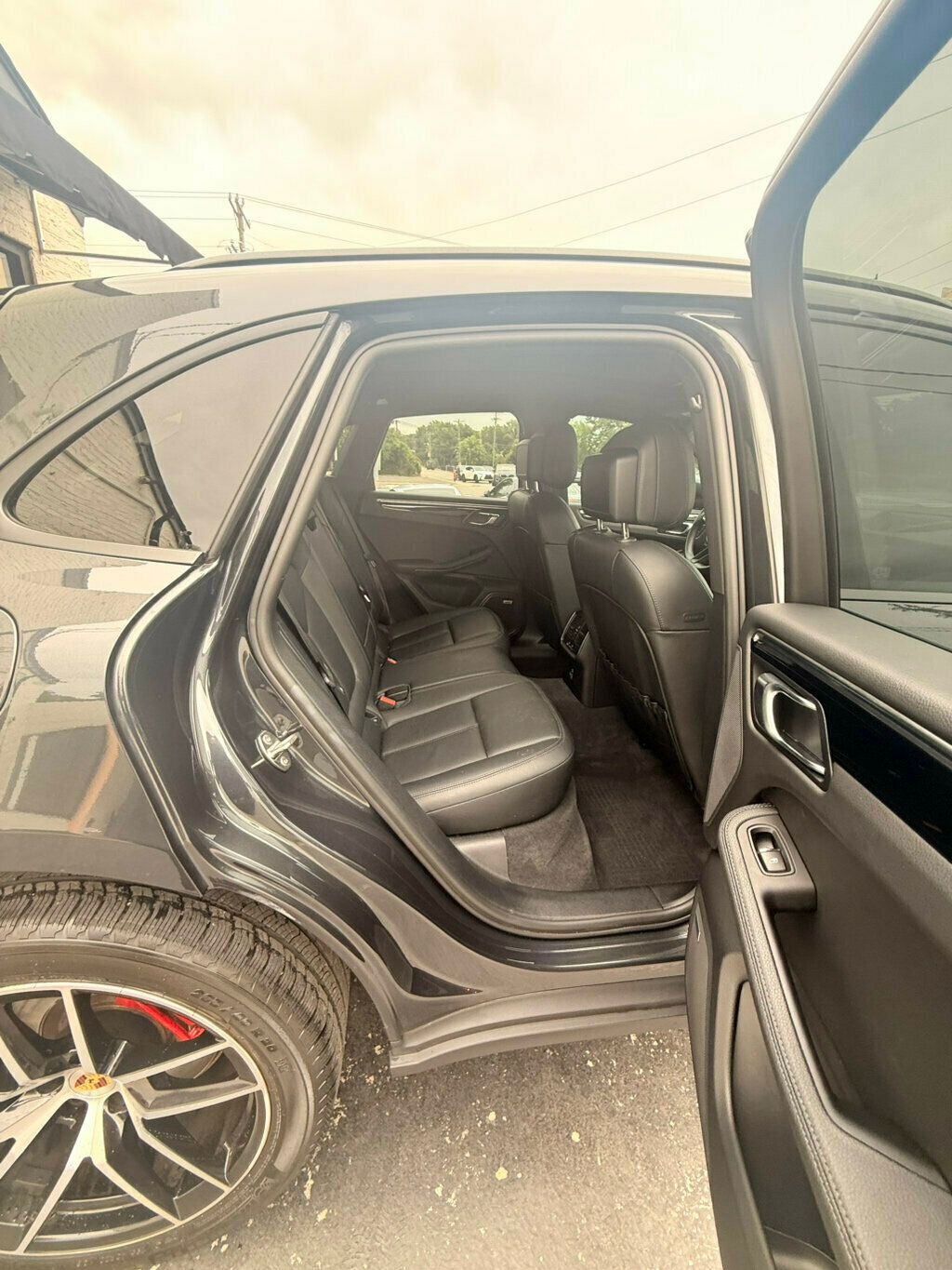 2022 Porsche Macan photo 16