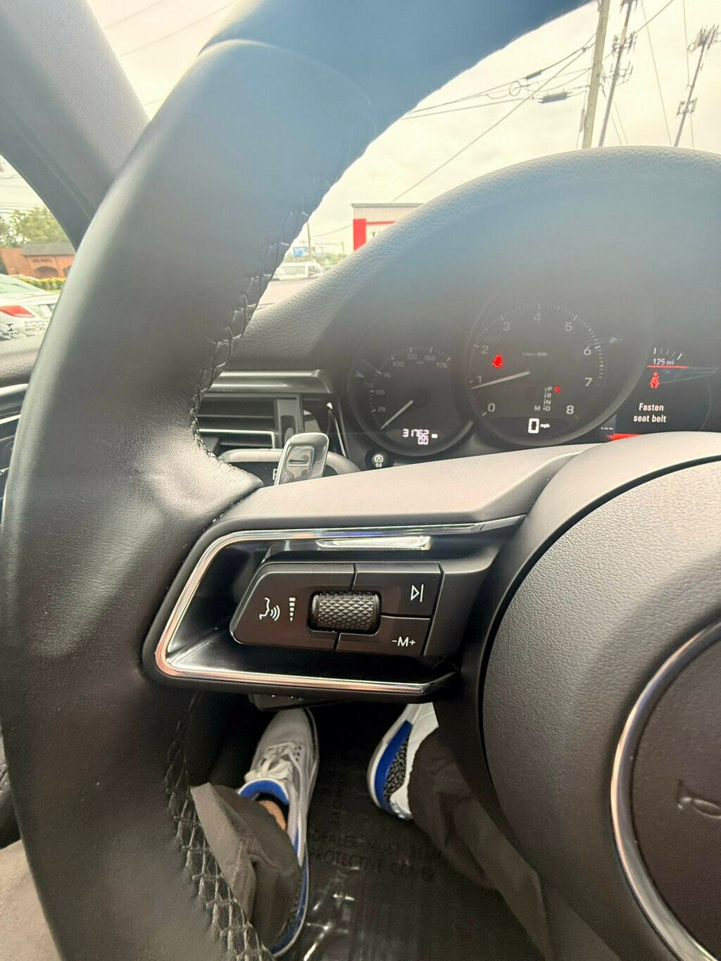 2022 Porsche Macan photo 22