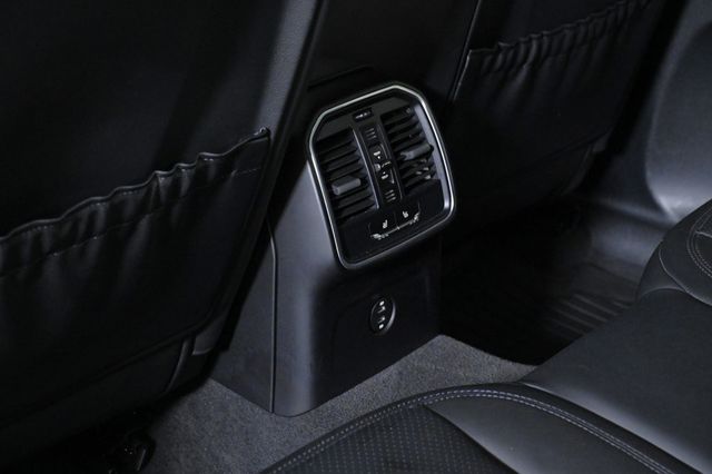 2022 Porsche Macan S - 22908396 - 19