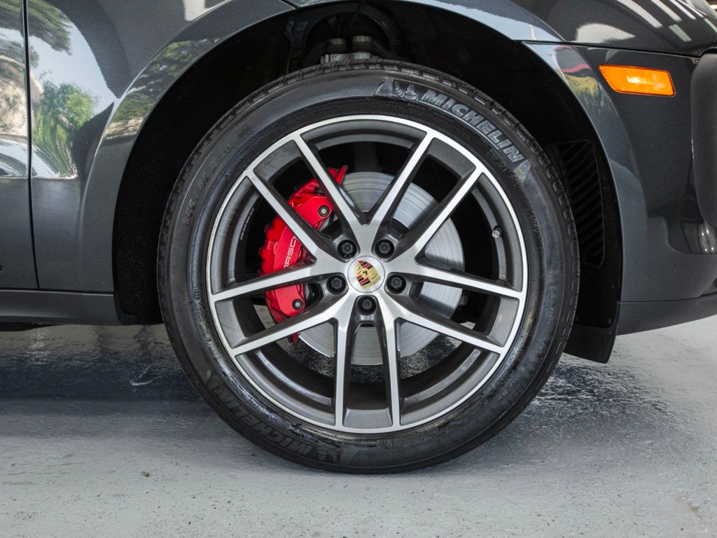 2022 Porsche Macan S photo 12