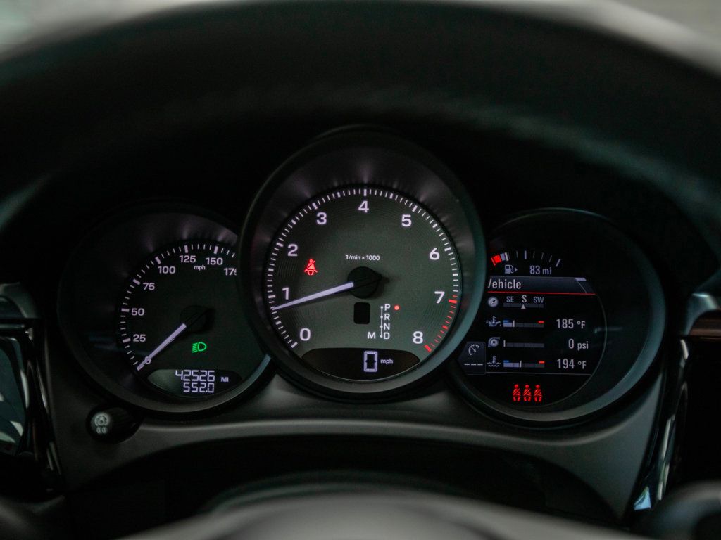 2022 Porsche Macan S photo 21