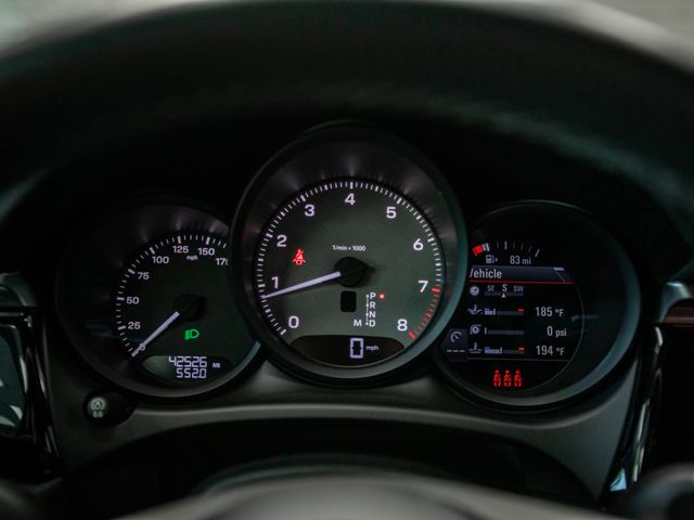 2022 Porsche Macan S AWD - 22911825 - 24