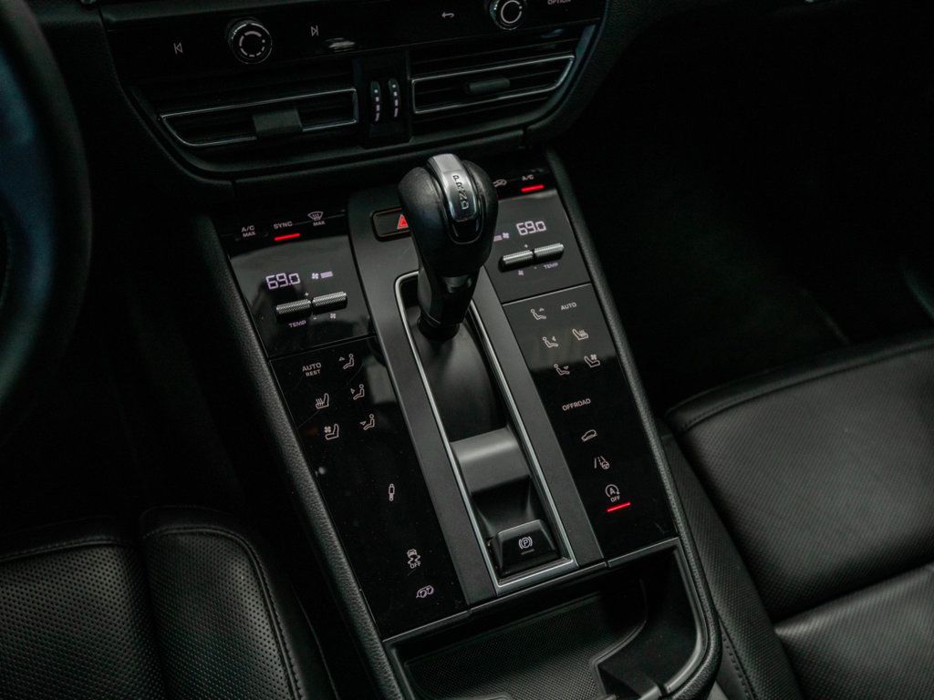 2022 Porsche Macan S photo 23