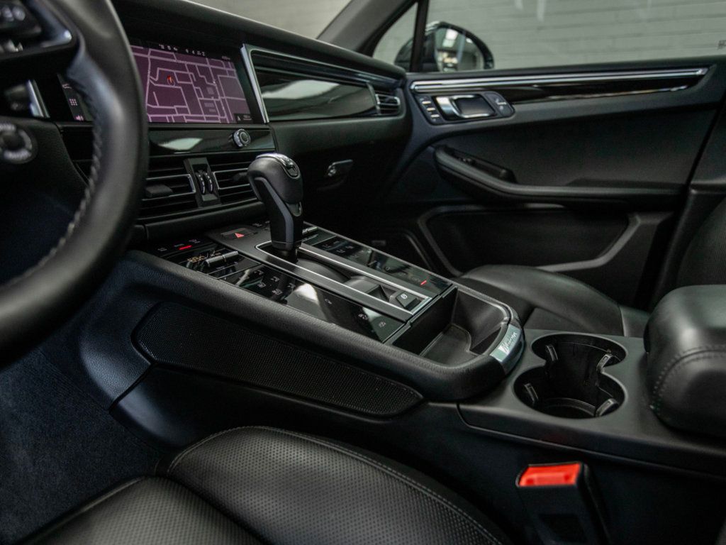 2022 Porsche Macan S photo 27