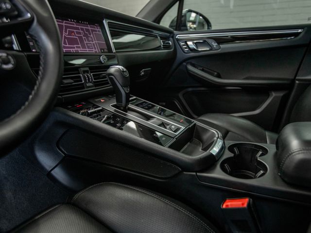 2022 Porsche Macan S AWD - 22911825 - 31