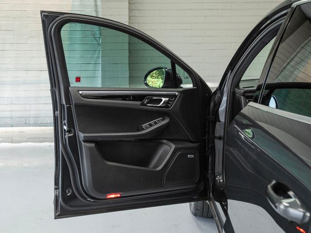 2022 Porsche Macan S AWD - 22911825 - 33