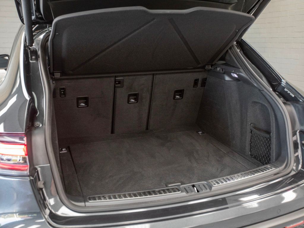 2022 Porsche Macan S photo 36