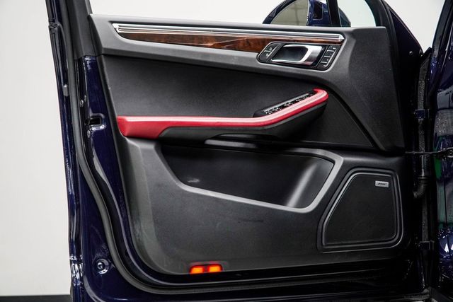 2022 Porsche Macan S AWD - 22955911 - 40