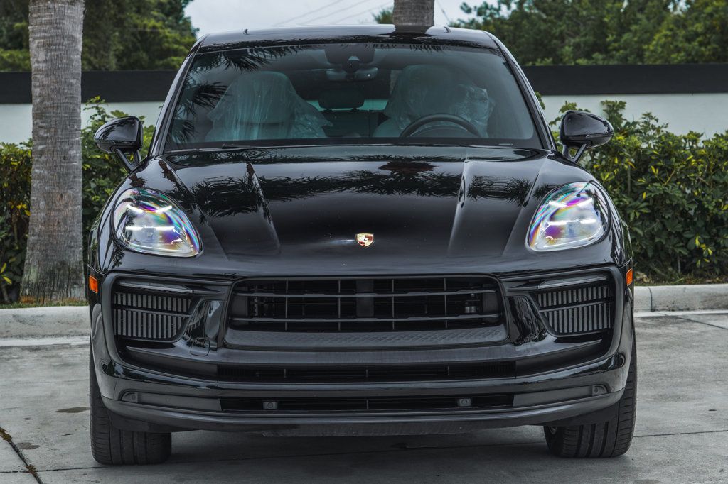 2022 Porsche Macan S photo 12