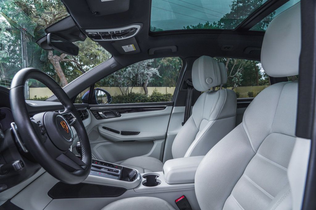 2022 Porsche Macan S photo 14