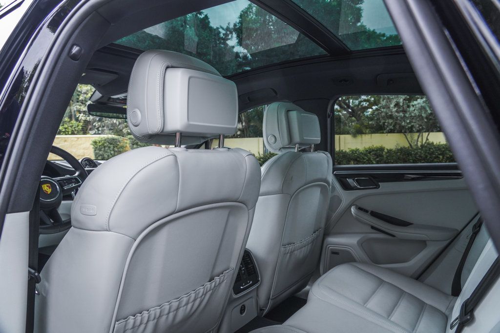 2022 Porsche Macan S photo 20