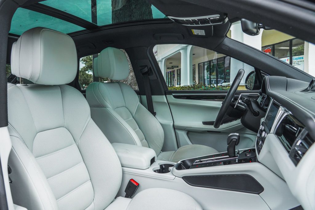 2022 Porsche Macan S photo 27