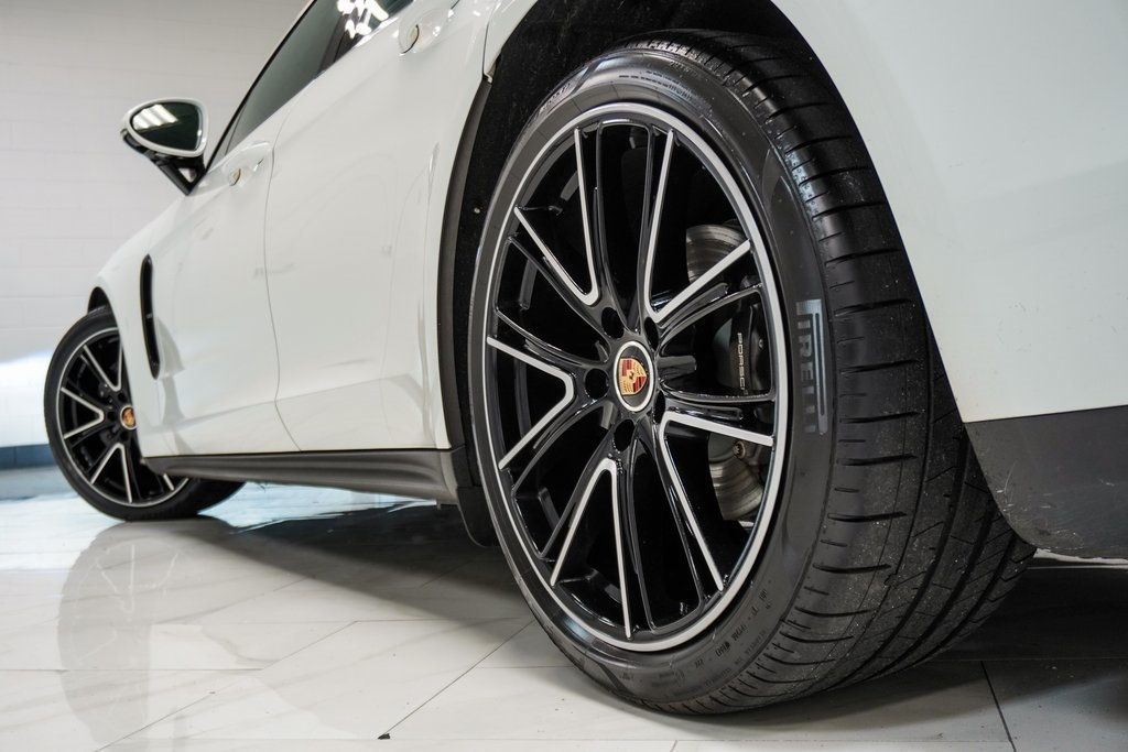 2022 Porsche Panamera 4 photo 9