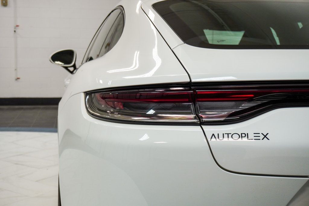 2022 Porsche Panamera 4 photo 13