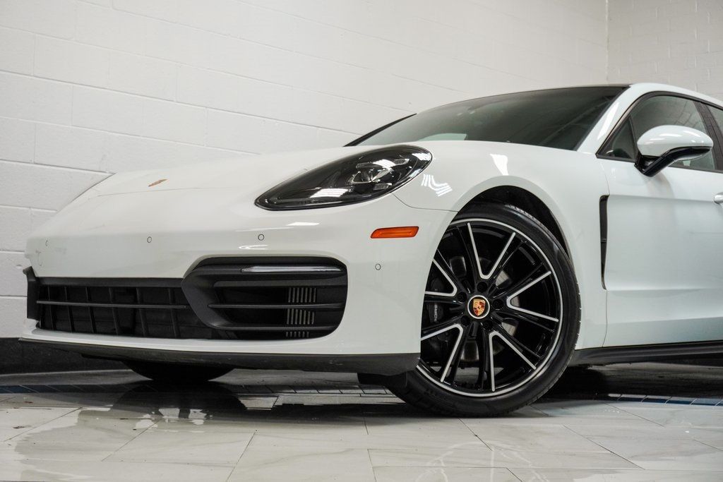 2022 Porsche Panamera 4 photo 2