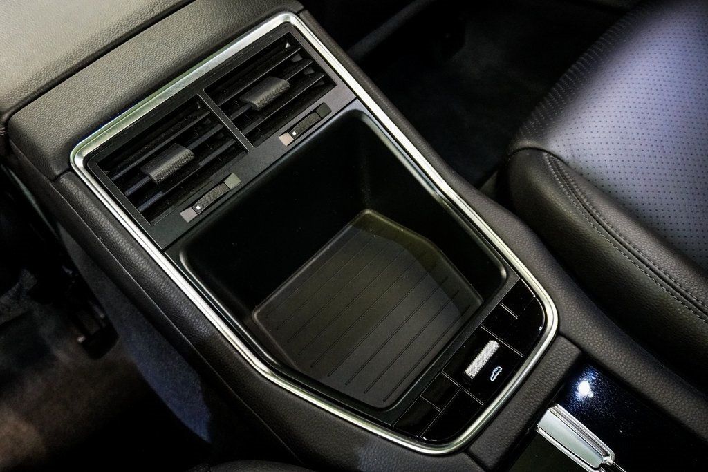 2022 Porsche Panamera 4 photo 22