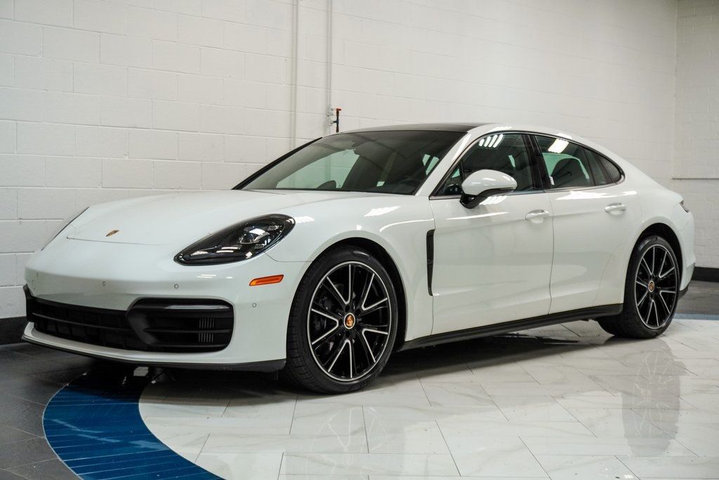 2022 Porsche Panamera 4 photo 3