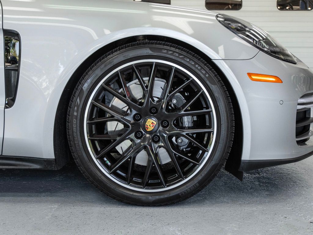 2022 Porsche Panamera GTS photo 11