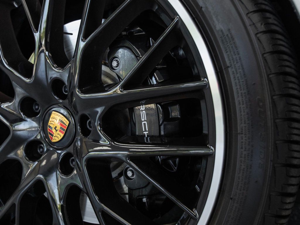2022 Porsche Panamera GTS photo 12