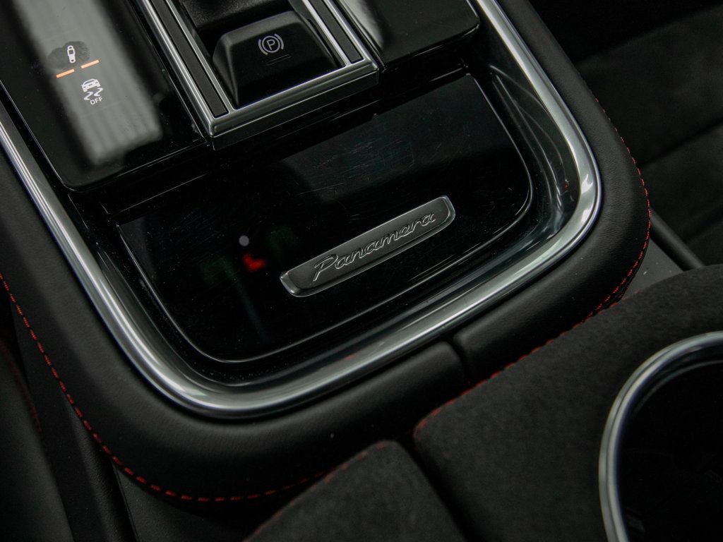 2022 Porsche Panamera GTS photo 23