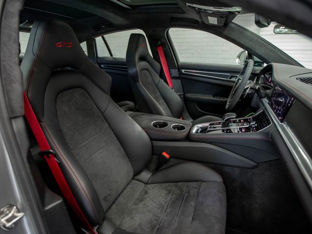 2022 Porsche Panamera GTS AWD - 22919487 - 26