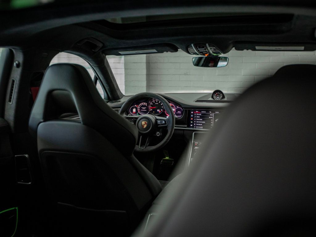 2022 Porsche Panamera GTS photo 30