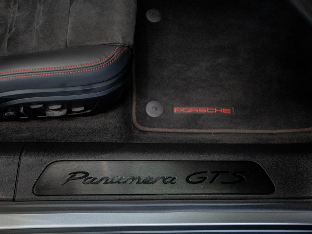 2022 Porsche Panamera GTS photo 35