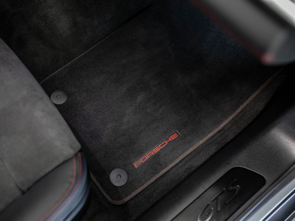 2022 Porsche Panamera GTS photo 36