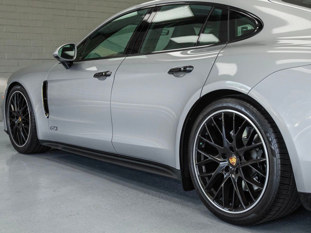 2022 Porsche Panamera GTS photo 46