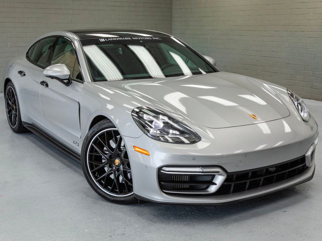 2022 Porsche Panamera GTS photo 6