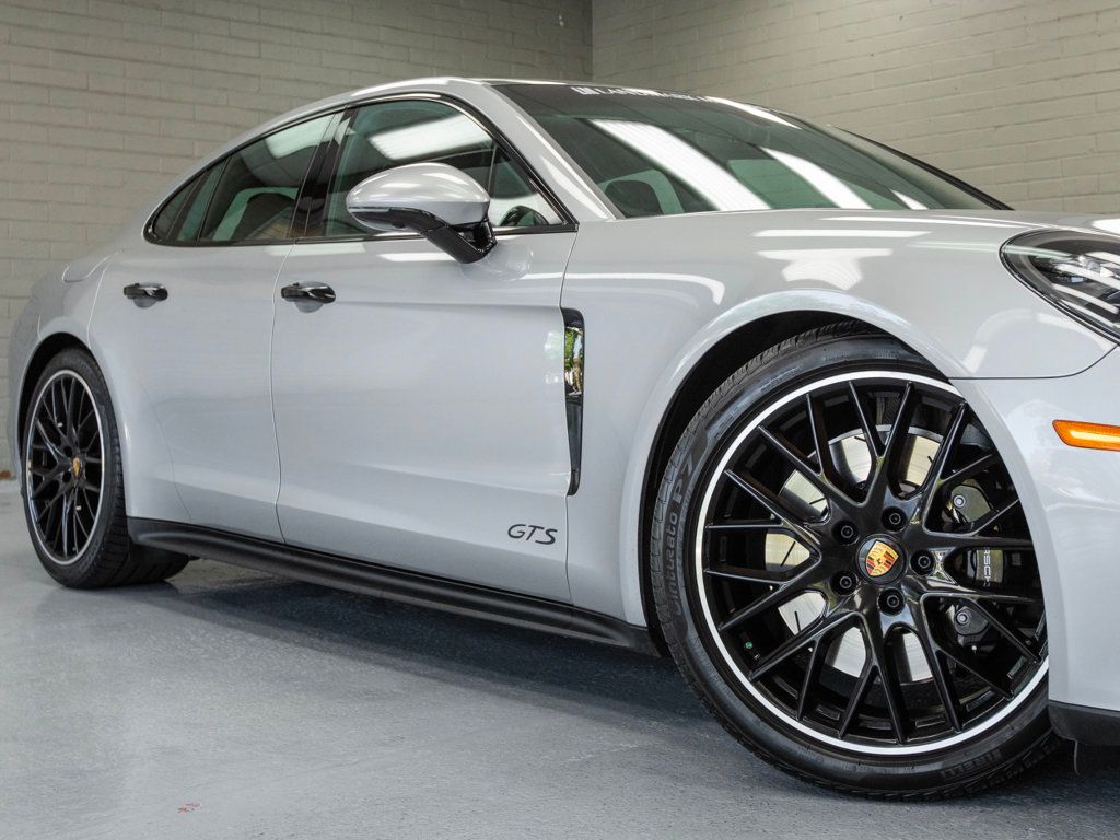 2022 Porsche Panamera GTS photo 7