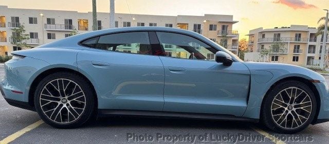 2022 Porsche Taycan 4 photo 12