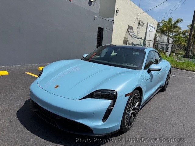 2022 Porsche Taycan 4 photo 2