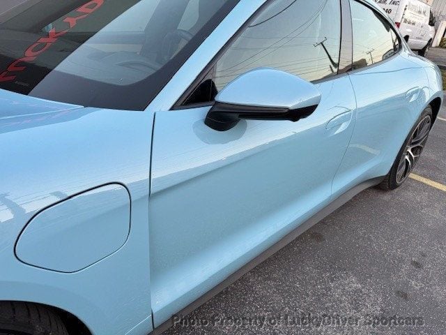 2022 Porsche Taycan 4 photo 15