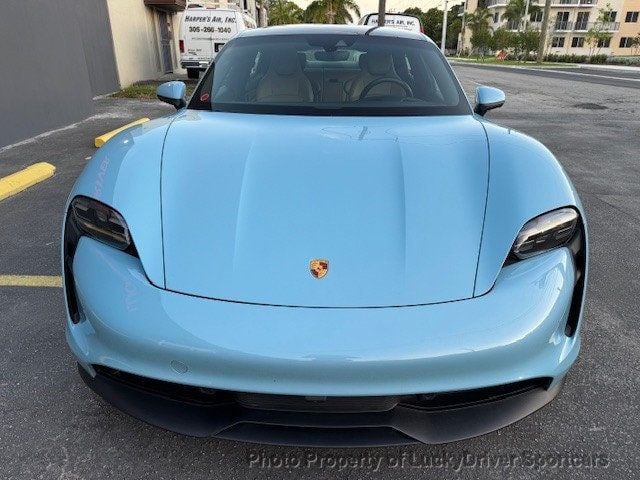2022 Porsche Taycan 4 photo 18