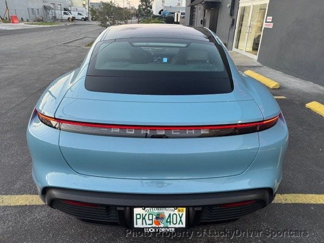 2022 Porsche Taycan 4 photo 28