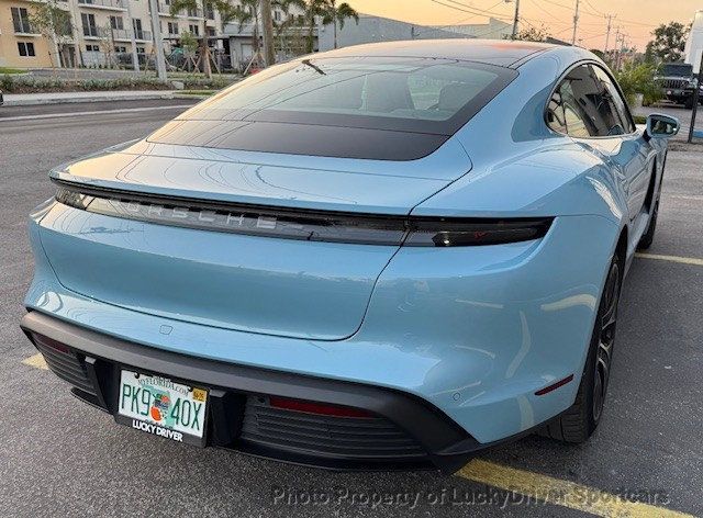 2022 Porsche Taycan 4 photo 30