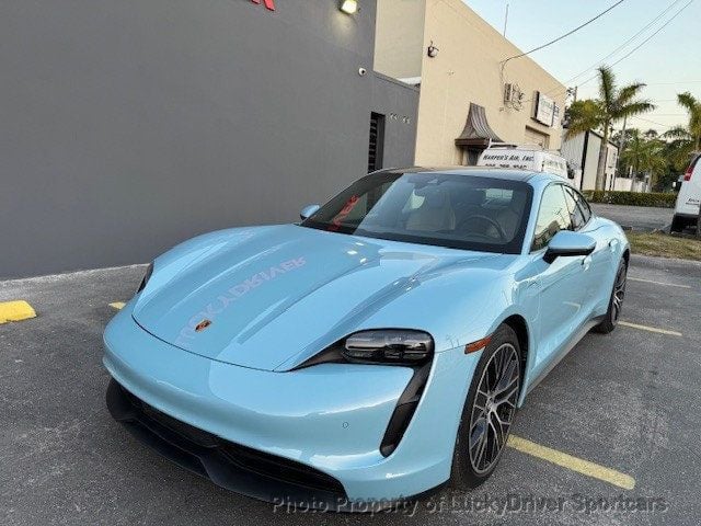 2022 Porsche Taycan 4 photo 4