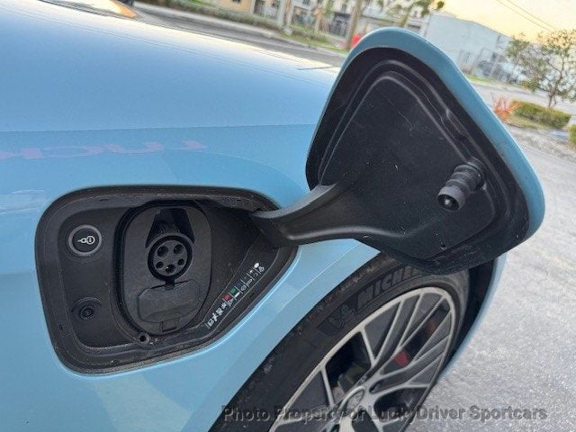 2022 Porsche Taycan 4 photo 37