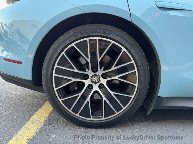 2022 Porsche Taycan 4 photo 40