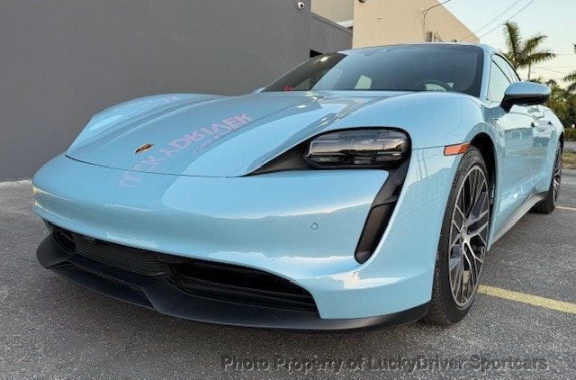 2022 Porsche Taycan 4 photo 5