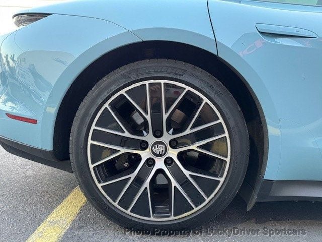 2022 Porsche Taycan 4 photo 41