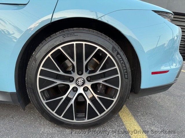 2022 Porsche Taycan 4 photo 46