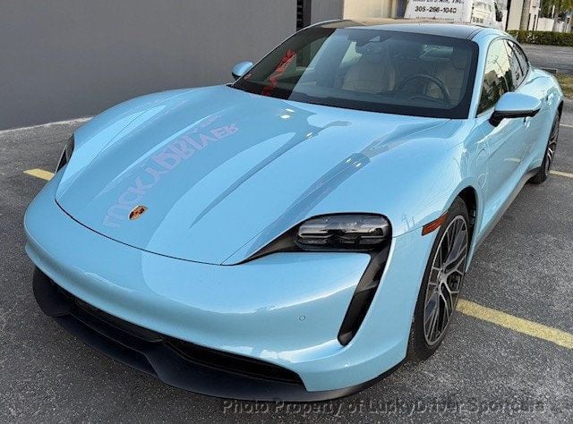 2022 Porsche Taycan 4 photo 7