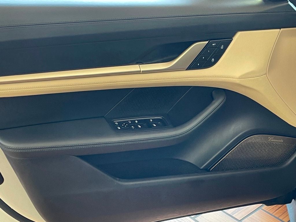 2022 Porsche Taycan 4S AWD - 23048010 - 14