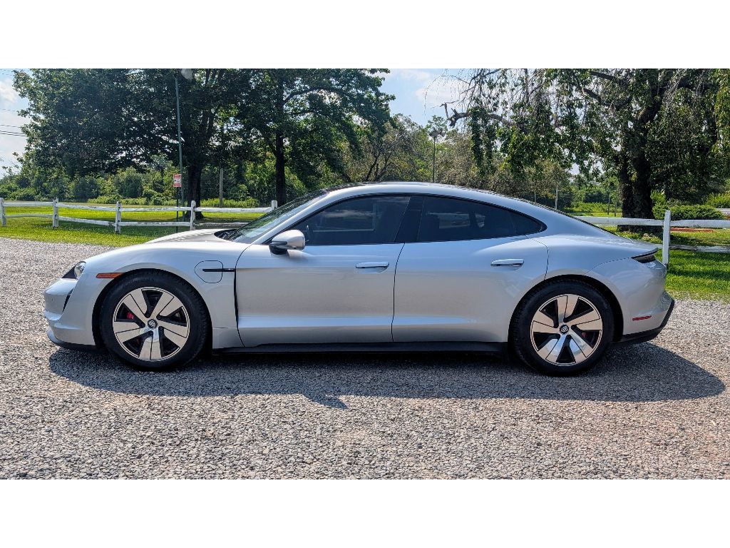 2022 Porsche Taycan 4S photo 4