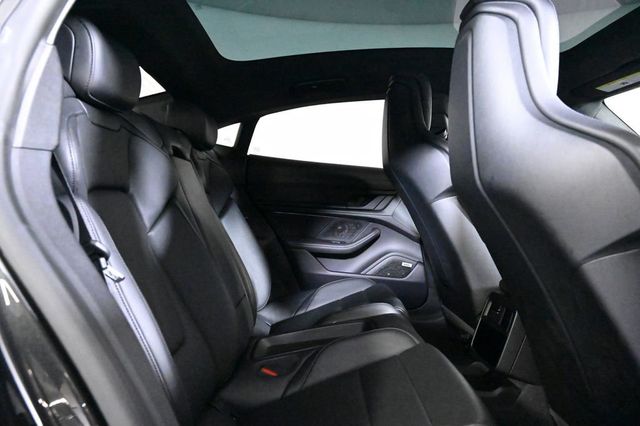2022 Porsche Taycan GTS - 23026995 - 18