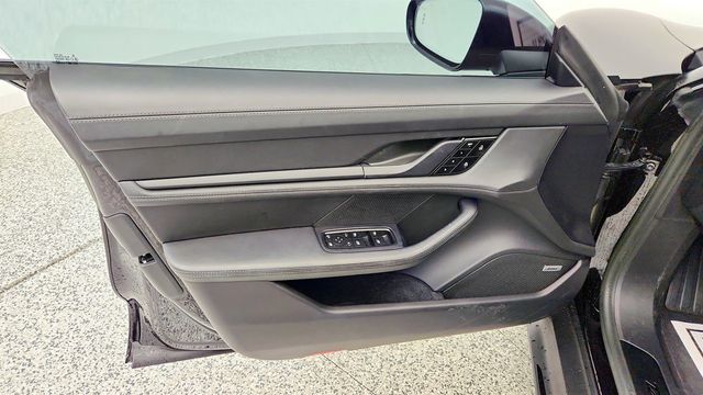 2022 Porsche Taycan GTS AWD - 22971156 - 10