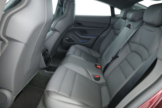 2022 Porsche Taycan GTS AWD with Premium Package, 21'' Wheels & ACC - 22912940 - 19